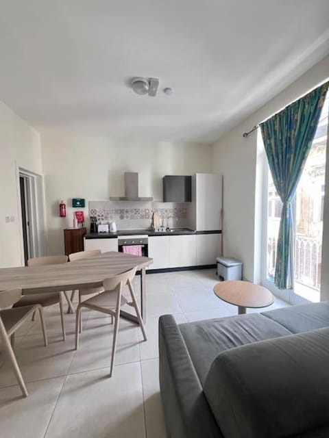 Kitchen or kitchenette, Living room, Dining area