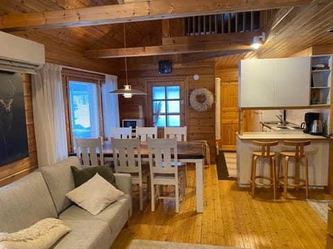 Living room, Seating area, Dining area, minibar