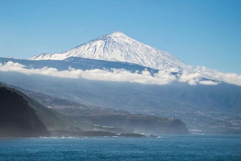 Mountain view, Sea view