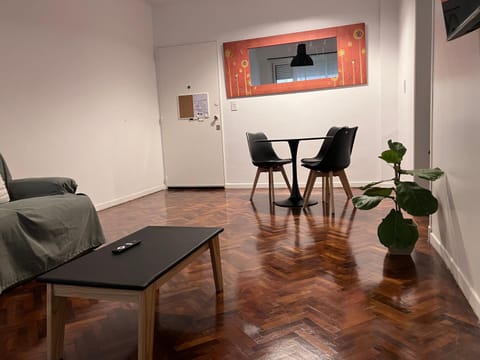TV and multimedia, Seating area, Dining area