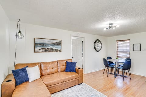 Jefferson City Bungalow Hot Tub and Patio! House in Jefferson City