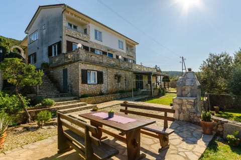 Facade/entrance, Seating area
