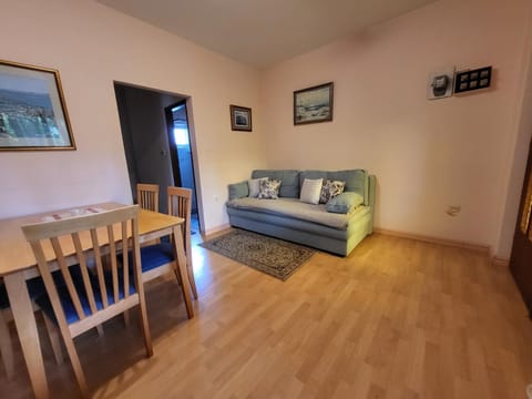 Jasna Apartments West Apartment in Murter