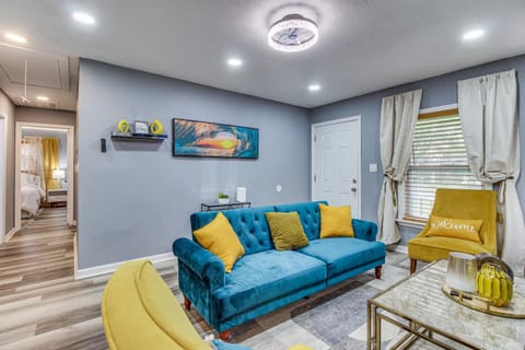 Inviting Savannah Home with Yard 3 Mi to Downtown! House in Savannah