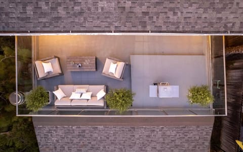 4 Bedroom 2 Bath with Ocean View Hot Tub Parking House in Point Loma