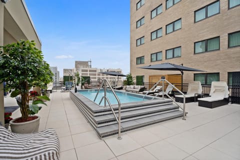Patio, Balcony/Terrace, Pool view, Swimming pool, Swimming pool, sunbed