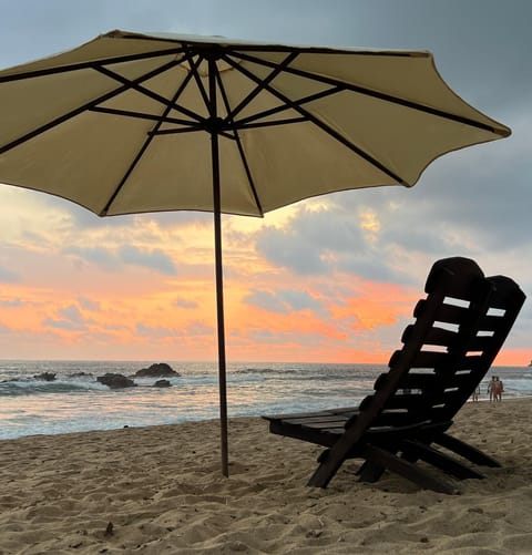 Restaurant/places to eat, Beach, Sea view, Sunset, sunbed