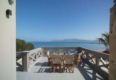 Day, View (from property/room), Balcony/Terrace, Dining area, Mountain view, Sea view