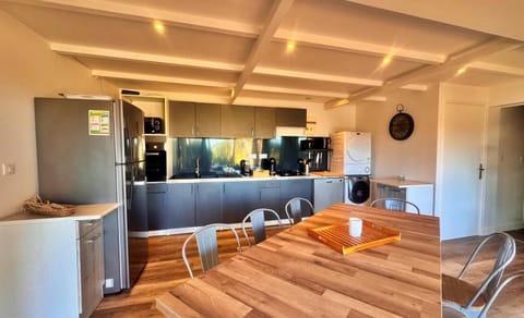 Dining area, kitchen