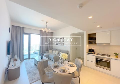 Living room, Dining area, kitchen