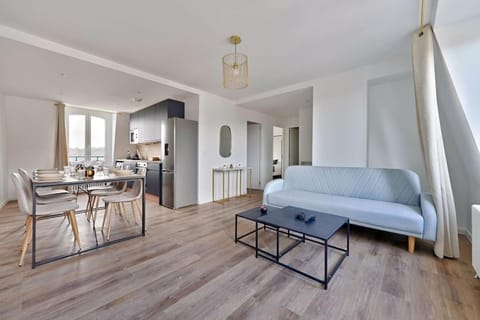 Welcome To The Lola House Apartment in Île-de-France