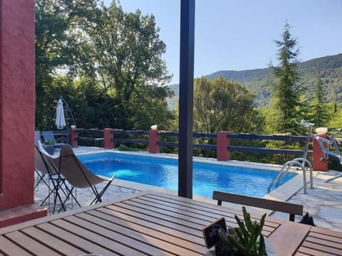 Patio, Day, Natural landscape, View (from property/room), Balcony/Terrace, Pool view, Swimming pool, sunbed