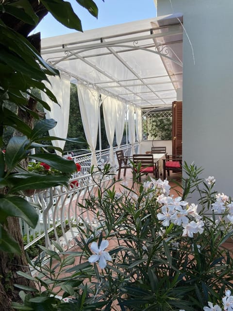 The House of Annie with magnificent garden Villa in Massa Lubrense