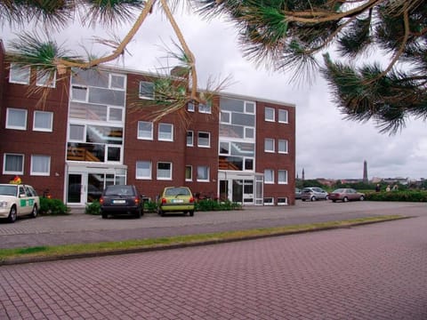 Property building, Day, Street view, Location, Parking