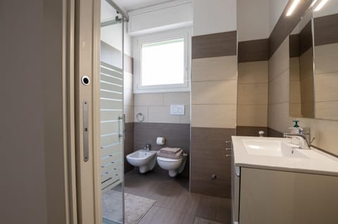 Shower, Toilet, Bathroom, bidet