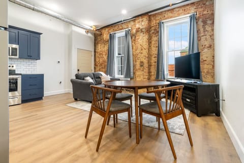 Young Suite Apartment in Millersburg