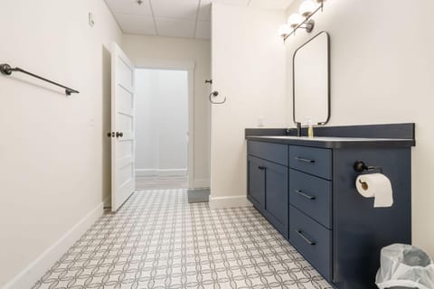 Young Suite Apartment in Millersburg