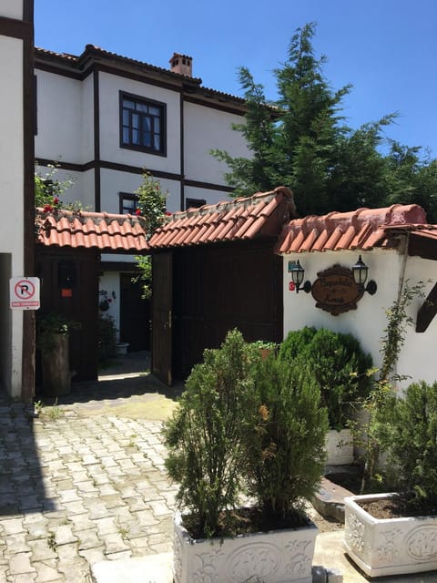 Facade/entrance, Off site, acessibility
