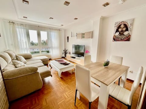 Communal lounge/ TV room, Swimming pool