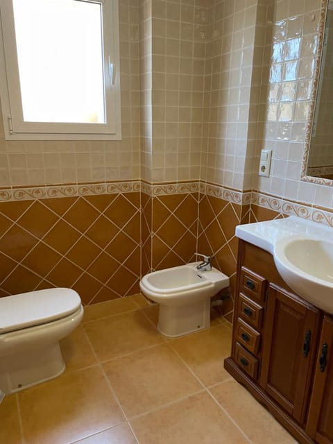 Shower, Toilet, Bathroom, Bath, bidet