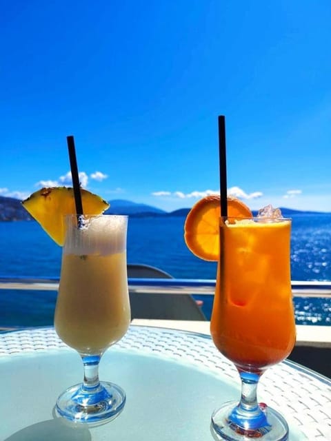 Day, Natural landscape, View (from property/room), Balcony/Terrace, Food and drinks, Sea view, Drinks