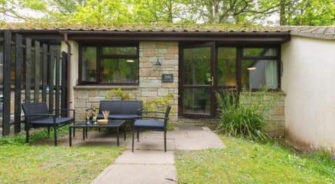 Property building, Patio, Garden