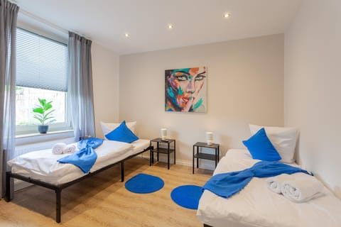 Bed, TV and multimedia, Bedroom, towels, wardrobe