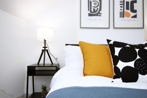 2 Bed Flat near Stadium with Street Parking by CTO Serviced Apartments Apartment in Cardiff