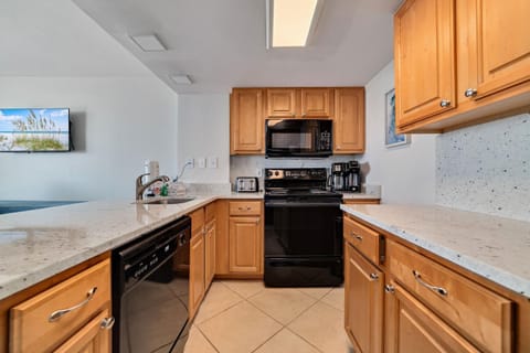 Kitchen or kitchenette, kitchen