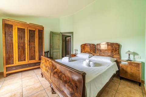 Other, Photo of the whole room, Bedroom