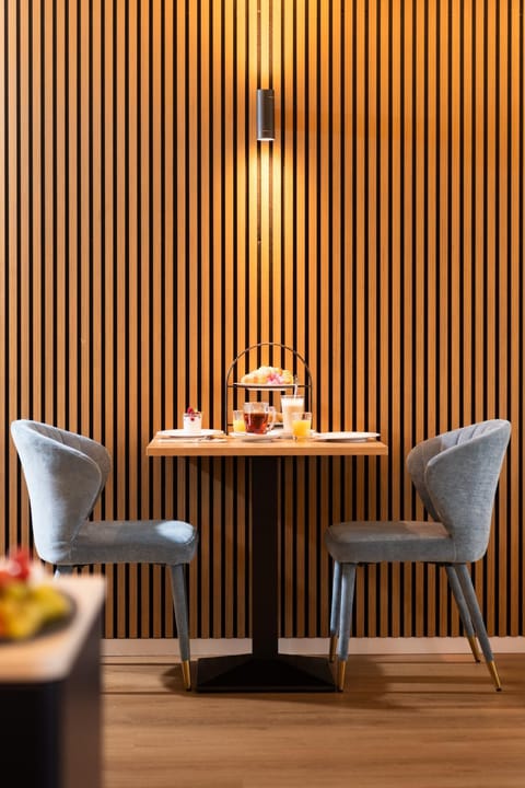 Restaurant/places to eat, Food, Breakfast, Buffet breakfast