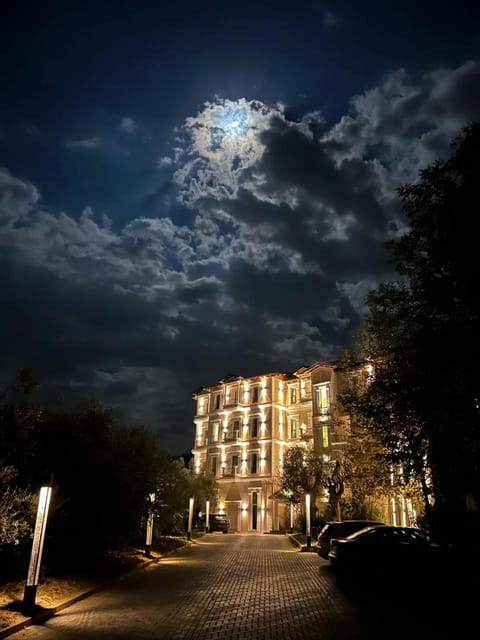 Property building, Night