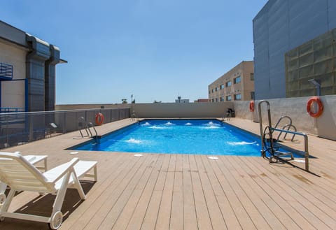 Day, Pool view, Swimming pool, sunbed