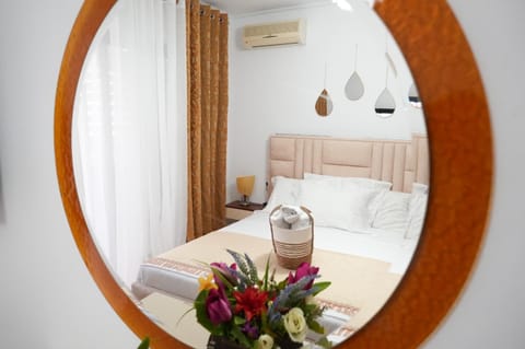 Bed, Photo of the whole room, Bedroom, air conditioner