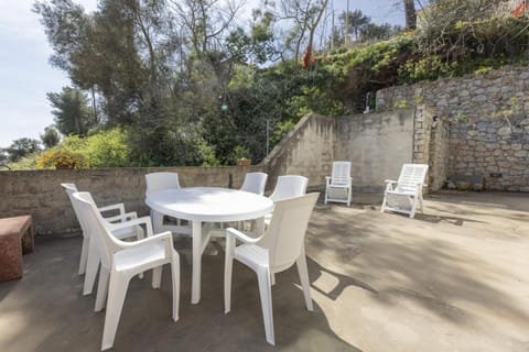 Patio, Garden, View (from property/room), Dining area, Garden view, sunbed