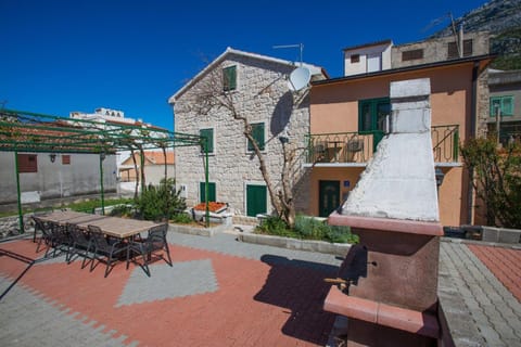 Property building, Patio, Day, Natural landscape