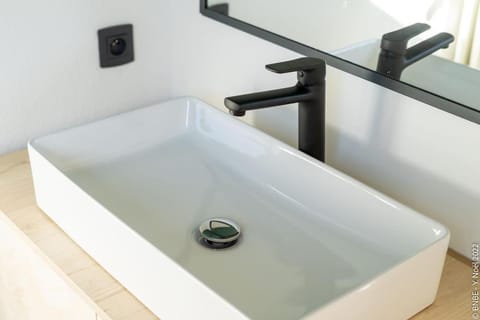 At the water's edge, warmthy Dinant - Small price Apartment in Dinant