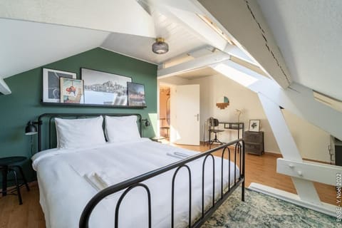 At the water's edge, warmthy Dinant - Small price Apartment in Dinant