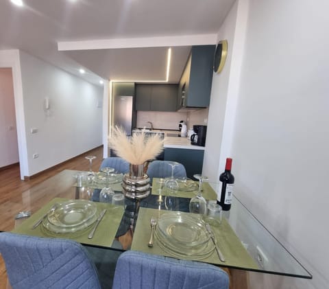 Kitchen or kitchenette, Living room, Seating area