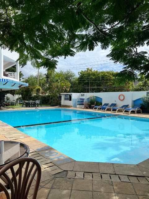 Pool view, Swimming pool, sunbed