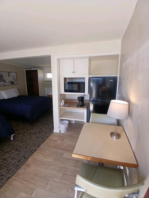 Silver Lakes Inn Hotel in Hayden