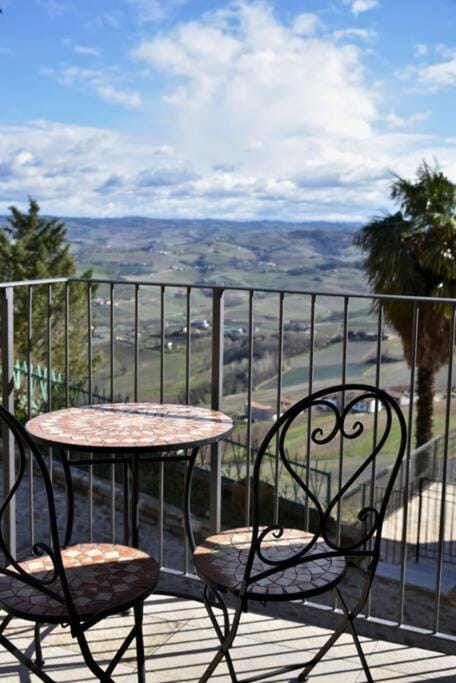 Sky & Vineyards - Mora - Apartment in La Morra