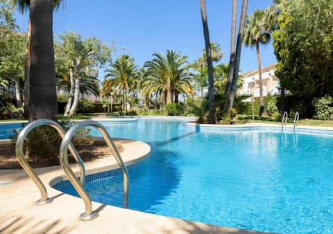 Spring, Day, Garden, View (from property/room), View (from property/room), On site, Guests, Garden view, Lake view, Landmark view, Pool view, Pool view, Area and facilities, Swimming pool, children, Family
