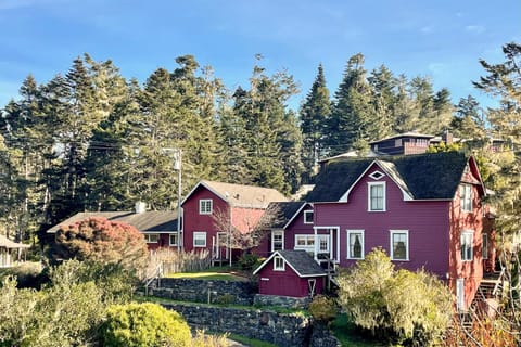 Big River Lodge House in Mendocino