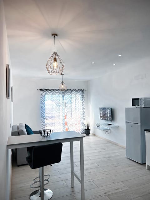 TV and multimedia, Kitchen or kitchenette, Dining area, minibar