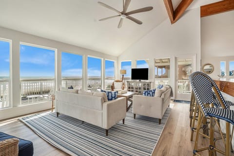 Vista Del Mar House in Hitchcock