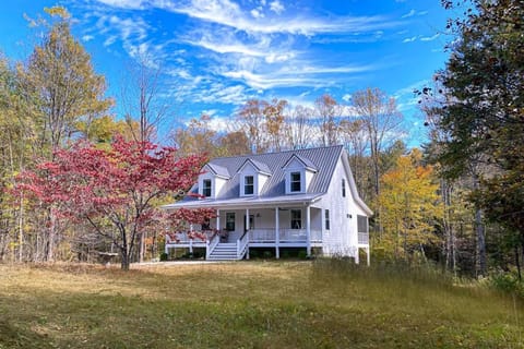 Creekside Farmhouse House in Flat Rock