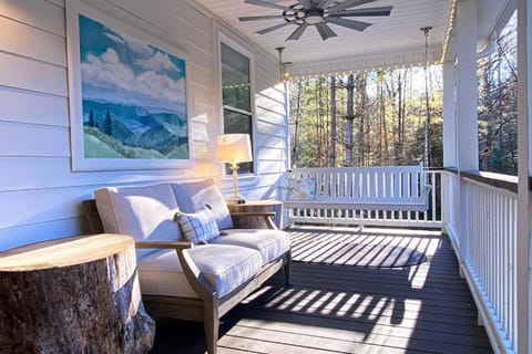 Creekside Farmhouse House in Flat Rock