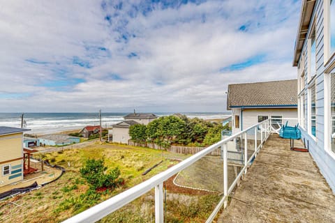 Sunset Port House in Oregon