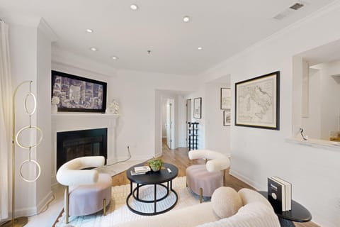 Peachtree Palace Apartment in Buckhead